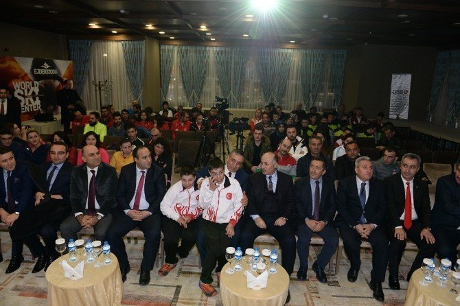 Türkiye Özel Sporcular Kayak Şampiyonasının açılışı yapıldı