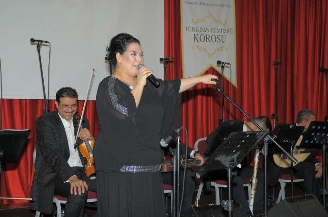 Çeşme’de kış konserine yoğun ilgi