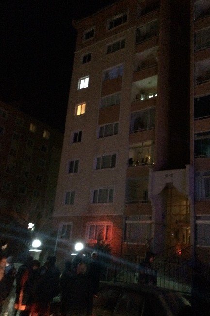 Elazığ’da ev yangını: 3 kişi hastaneye kaldırıldı
