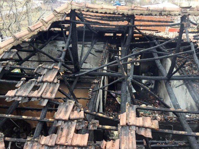Denizli’de ev yangınında bir kişi hayatını kaybetti