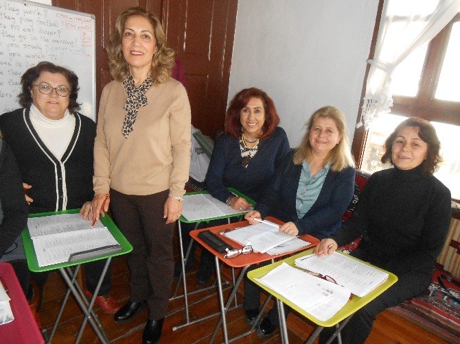 Eskişehir Eğitim ve Öğretimi Destekleme Derneği’nden gönüllülere İngilizce kursu