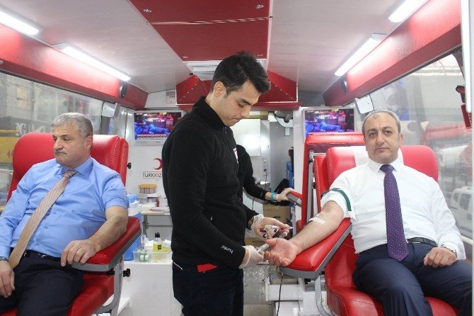 MHP Ankara İl Başkanlığından kan bağışı