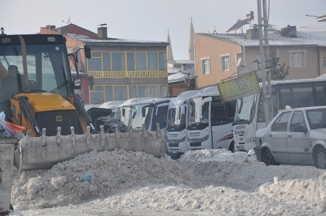 Selim Belediyesi’nin karla mücadelesi devam ediyor