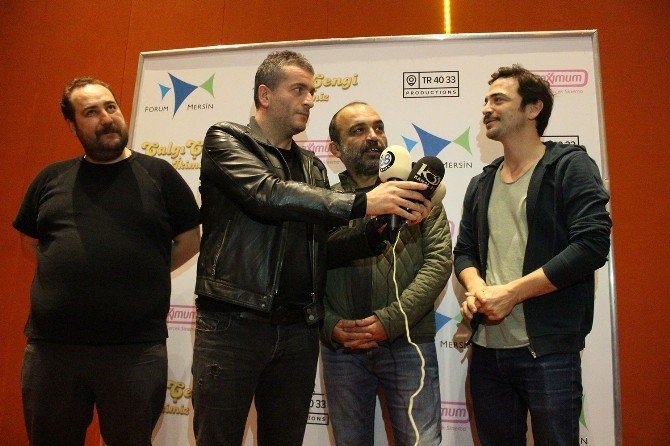 ’Çalgı Çengi İkimiz’ filminin oyuncuları Forum Mersin’de hayranlarıyla buluştu