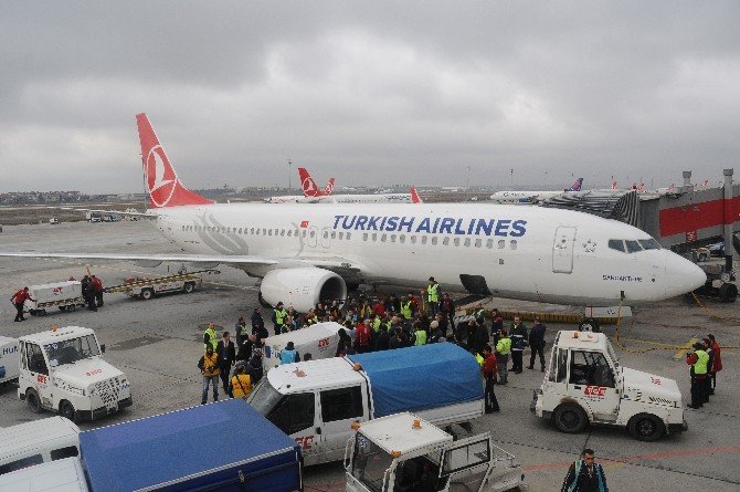 Uçak kazasında hayatını kaybedenlerin cenazesi Türkiye’ye getirildi