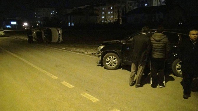 Malatya’da iki araç kafa kafaya çarpıştı: 3 yaralı