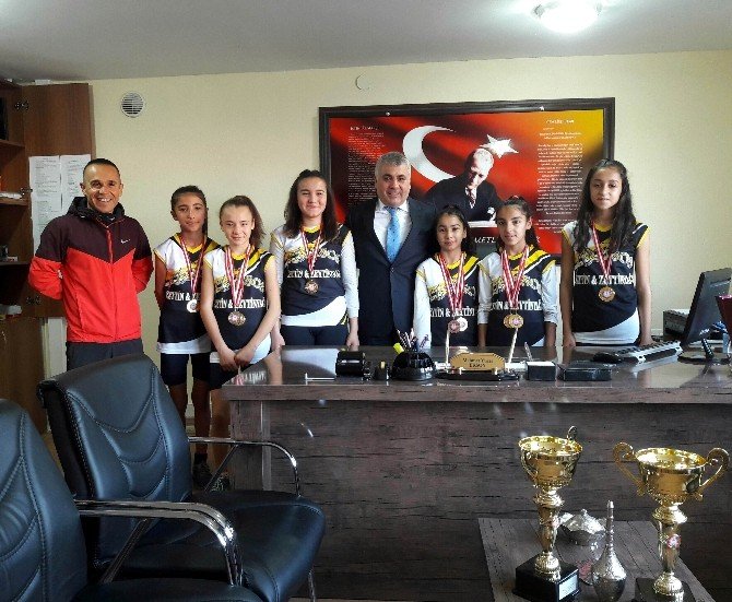Taytanlı öğrenciler krosta Manisa şampiyonu oldu