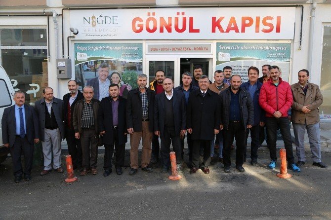 Niğde Belediye Başkanı Faruk Akdoğan, halkla iç içe