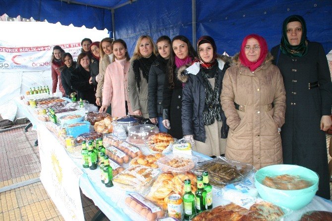 Devrek AK Parti Kadın Kollarından Halep için kermes