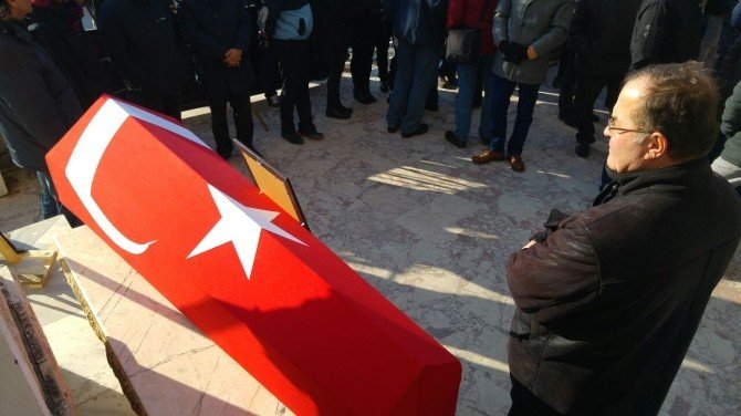 Pilot İbrahim Gürcan Dirancı Ayvalık’ta toprağa verildi