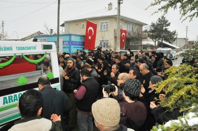 Düşen kargo uçağının pilotlarından Kazım Öndül son yolculuğuna uğurlandı