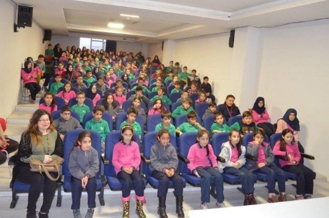 Milas’ta Milli Eğitim Müdürü kariyer günlerinde öğrencilerle buluştu