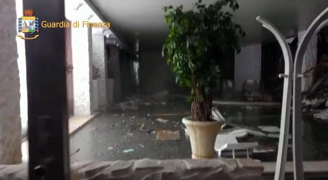 İtalya’da çığ altında kalan otelde kurtarma çalışmaları devam ediyor