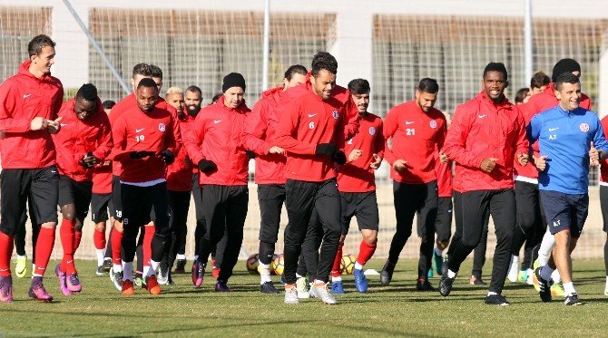 Antalyaspor, Osmanlıspor maçı hazırlıklarını sürdürüyor