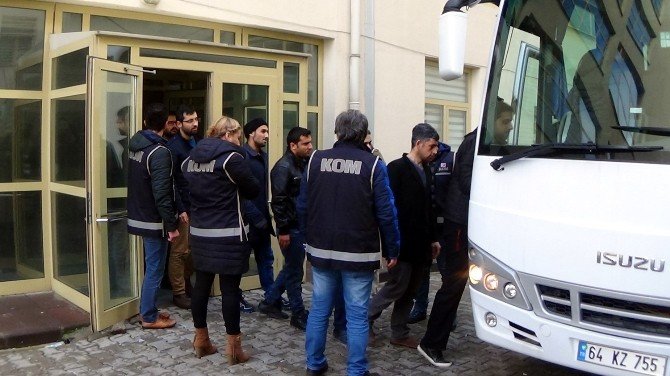 Uşak’ta FETÖ’den gözaltına alınan 25 kişi adliyeye sevk edildi