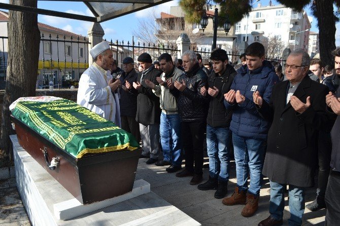 Kazada hayatını kaybeden Hazal Çiçek toprağa verildi