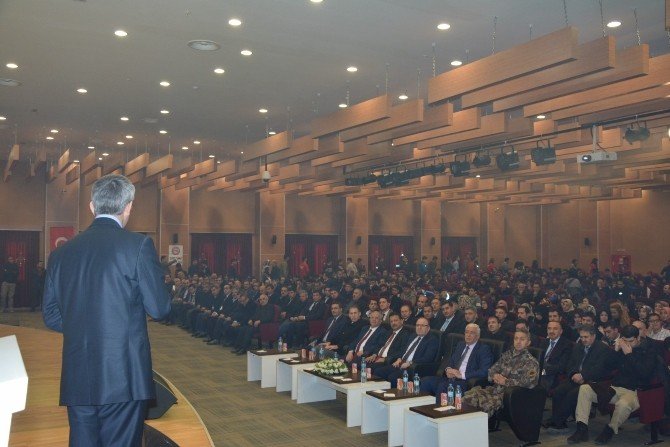Siirt’te ’15 Temmuz darbe girişimi ve gençlik’ konulu konferans düzenlendi