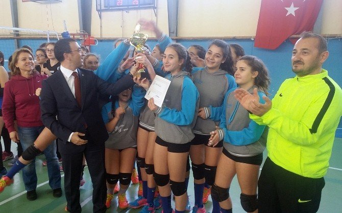 Muğla’nın yıldızı Mahinur Cemal Uslu Ortaokulu oldu