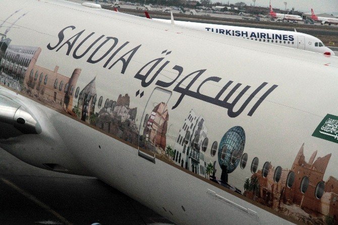 Suudi uçağına Kabe fotoğraflı tasarım