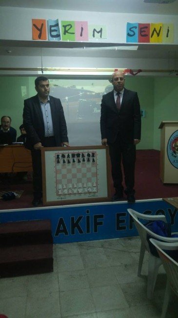Mehmet Akif Ersoy’da satranç şampiyonası