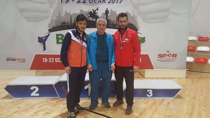 Uygur kardeşlerden Büyükler Karate Şampiyonasında büyük başarı