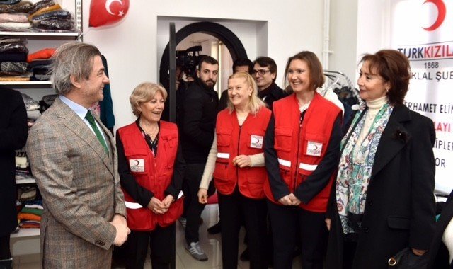 Türk Kızılayı Sevgi Mağazası Beyoğlu’nda açıldı