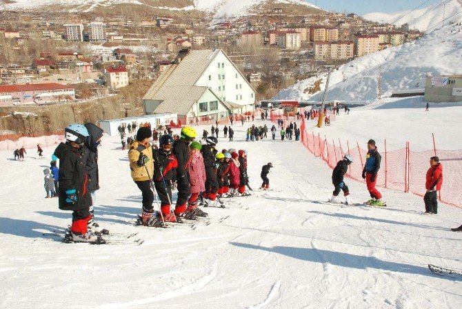 Bitlis’te geleceğin sporcuları yetiştiriliyor