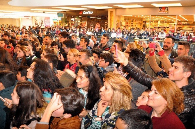 Ahmet Kural ve Murat Cemcir Sivas’ta hayranlarıyla buluştu