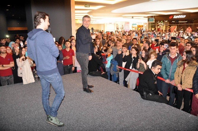 Ahmet Kural ve Murat Cemcir Sivas’ta hayranlarıyla buluştu