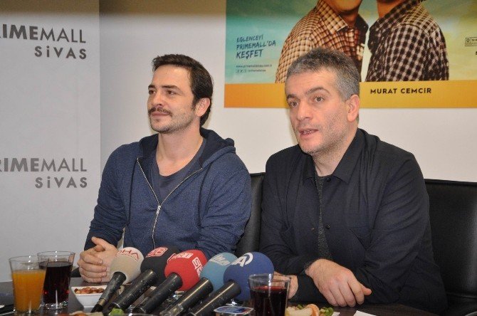 Ahmet Kural ve Murat Cemcir Sivas’ta hayranlarıyla buluştu