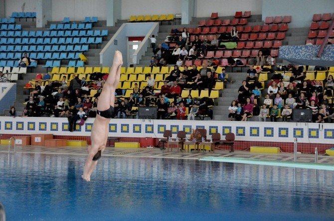 OMÜ Olimpik Yüzme Havuzuna mavi bayrak