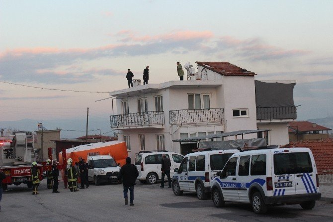 13 yaşındaki kız bir elinde silah bir elinde bıçakla intihara kalkıştı