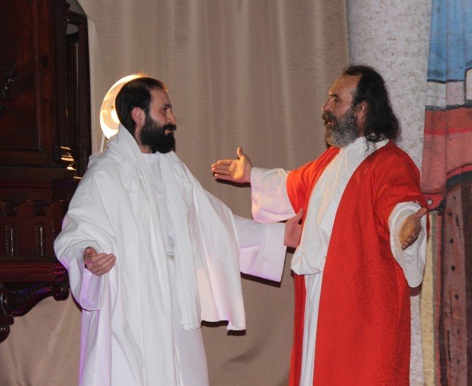 Kilisede Aziz Petrus’un hayatı sahnelendi