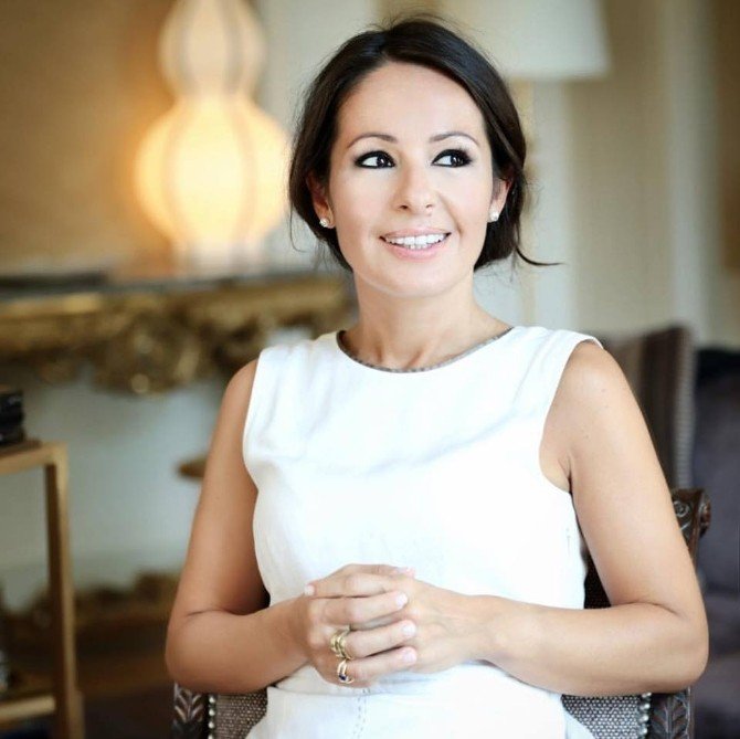 Darbe girişimine karşı koyan kadınlar tuvale yansıdı