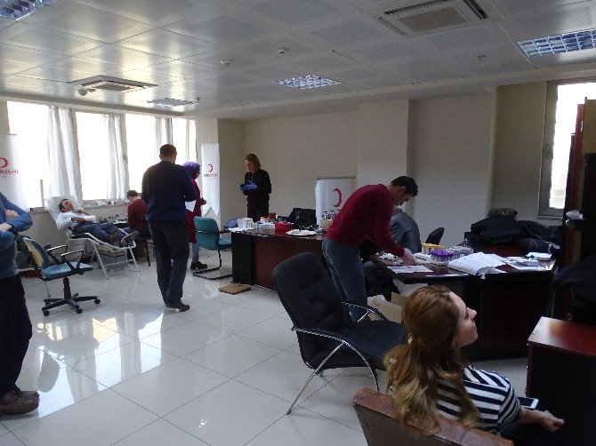 Eskişehir SGK İl Müdürlüğü’nde “Kan Bağışı Kampanyası” gerçekleştirildi