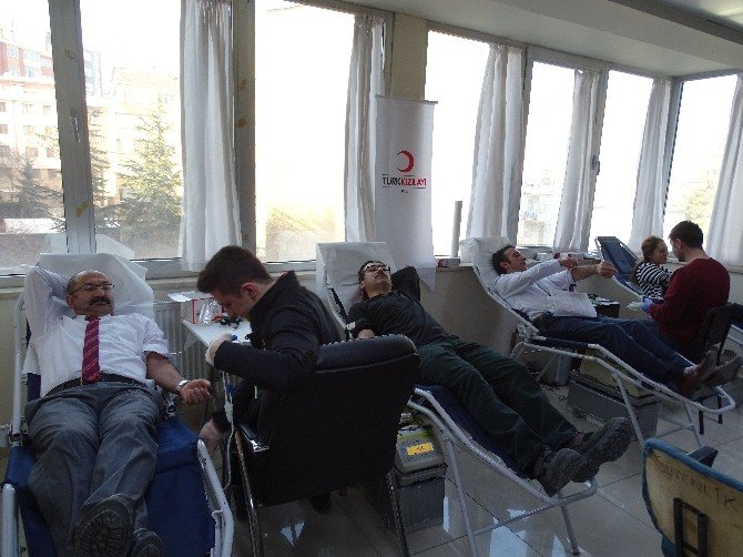 Eskişehir SGK İl Müdürlüğü’nde “Kan Bağışı Kampanyası” gerçekleştirildi