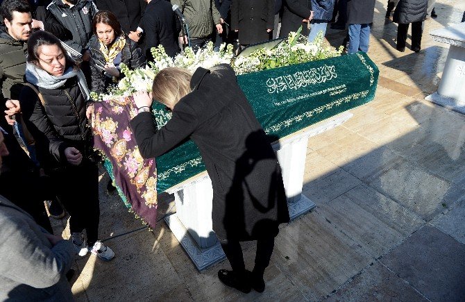 MHP Milletvekili Saffet Sancaklı’nın eşi Hülya Sancaklı son yolculuğuna uğurlandı