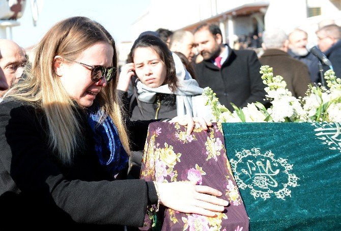 MHP Milletvekili Saffet Sancaklı’nın eşi Hülya Sancaklı son yolculuğuna uğurlandı
