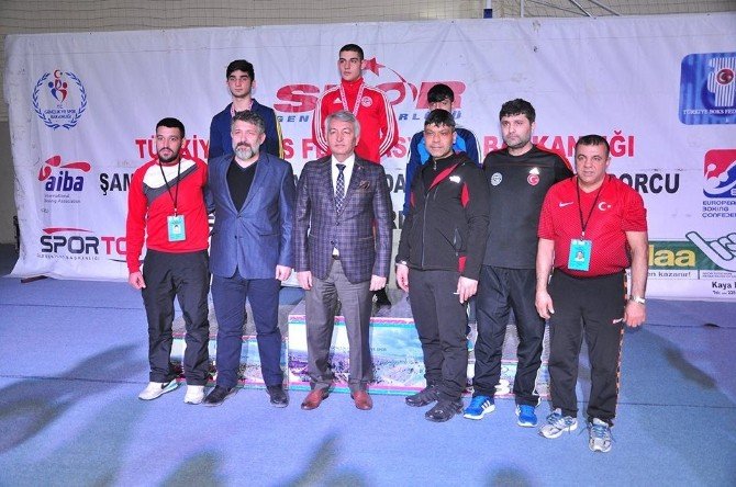 Türkiye Yıldız Erkekler Ferdi Boks Şampiyonası sona erdi