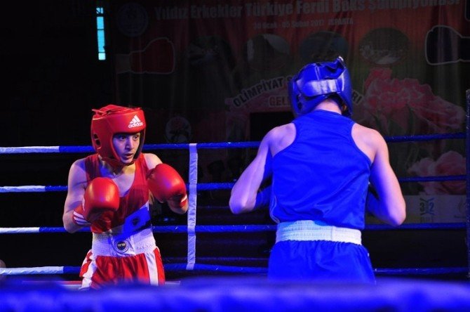 Türkiye Yıldız Erkekler Ferdi Boks Şampiyonası sona erdi