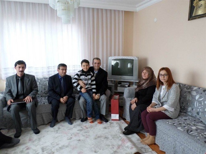 Kaymakam Eskin şehit ailelerini ziyaret etti