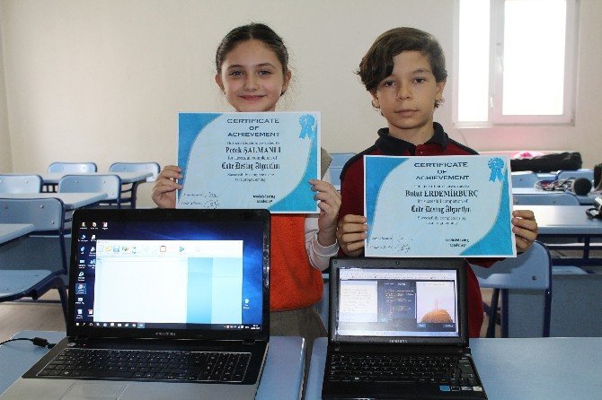 Bilişimde algoritma ve kodlama alanında Türkiye’nin gururu oldular