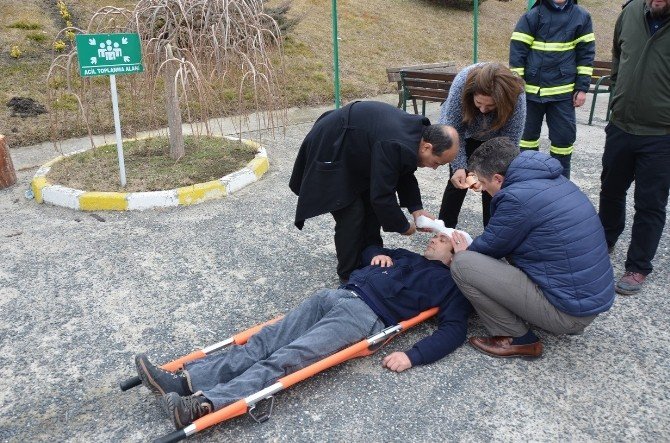 Lüleburgaz Meslek Yüksek Okulunda yangın tatbikatı