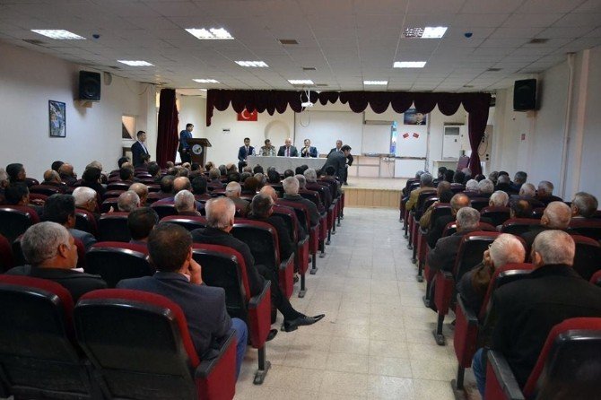 Birecik Kaymakamı muhtarlarla buluştu