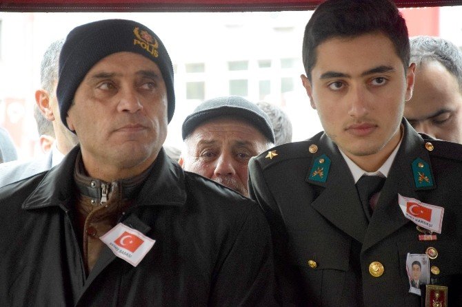 El-Bab şehidi Teğmen Furkan Yayla Giresun’un Görele ilçesinde son yolculuğuna uğurlandı