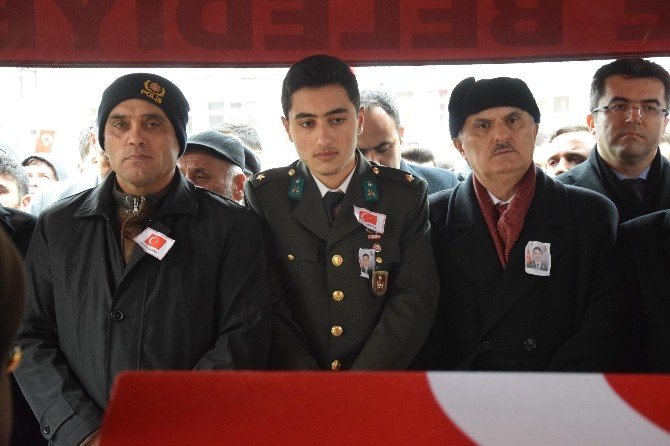 El-Bab şehidi Teğmen Furkan Yayla Giresun’un Görele ilçesinde son yolculuğuna uğurlandı