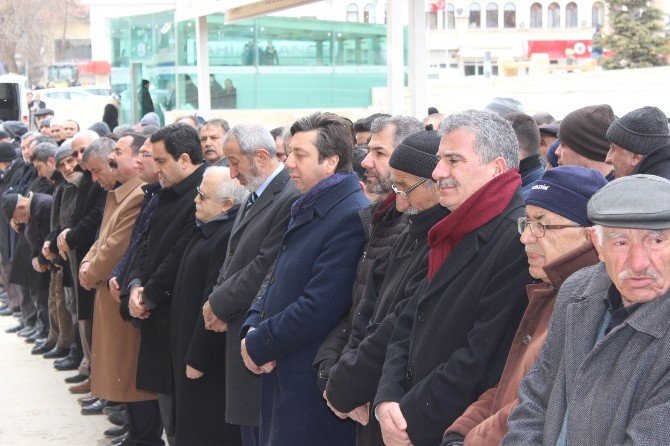 CHP İl Genel Meclis Üyesi Gazi Özer’in babası son yolculuğuna uğurlandı