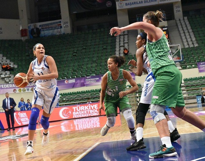 Bornova Becker Spor’un kaptanı Nazlı Güler, “İzmir’i kadın basketbolunda marka yapacağız”