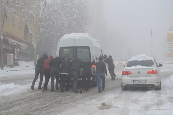 Şırnak’ta 44 köy yolu ulaşıma kapandı