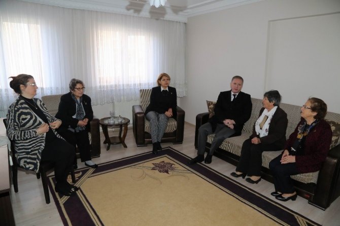 Vali Gül, sivil toplum kuruluşlarını ziyaret etti
